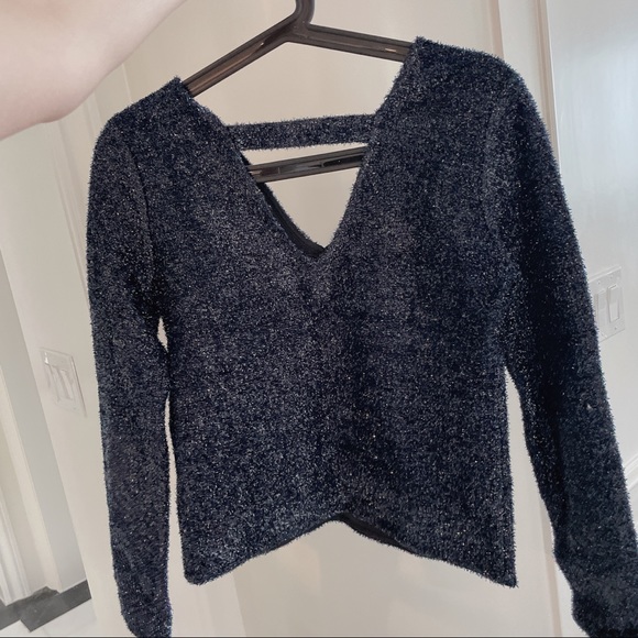 Shiny top - Picture 5 of 5